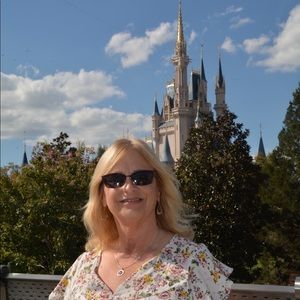 Meet your Posher, Rebecca